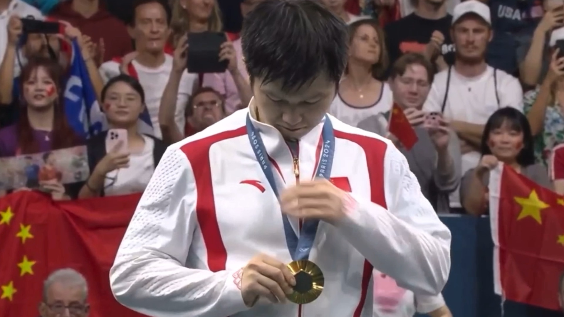 【樊振东】从东京走到巴黎 从银牌到金牌 他圆梦了