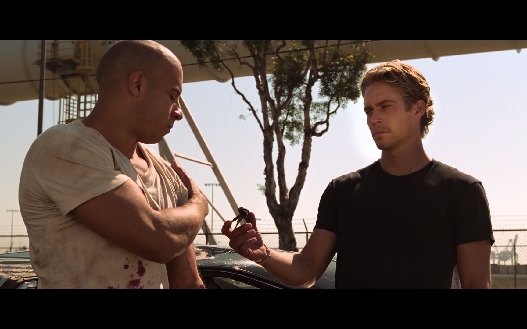 速度与激情1:顶级特警临危受命,卧底飞车党,却不料七天就被黑帮同化