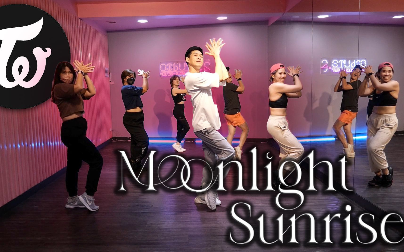 [图][KPOP] TWICE- MOONLIGHT SUNRISE | Golfy | Dance Fitness / Dance Workout