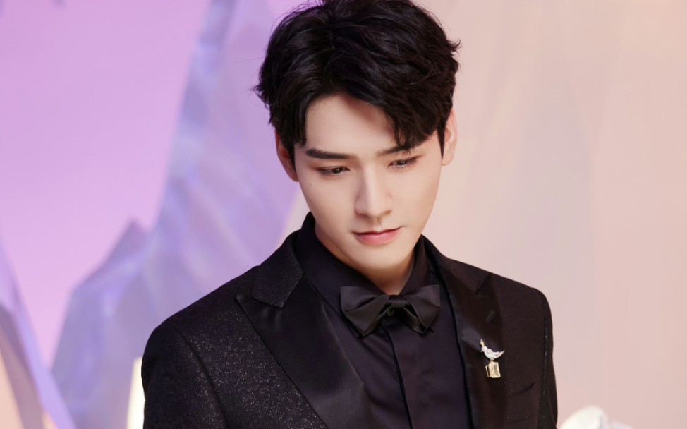 龚俊蒂芙尼小王子第二波图频来啦!