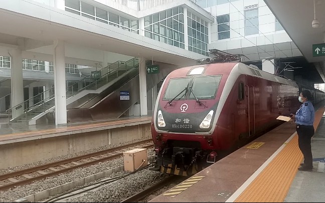 南局南段红枣牵引z104进龙岩站