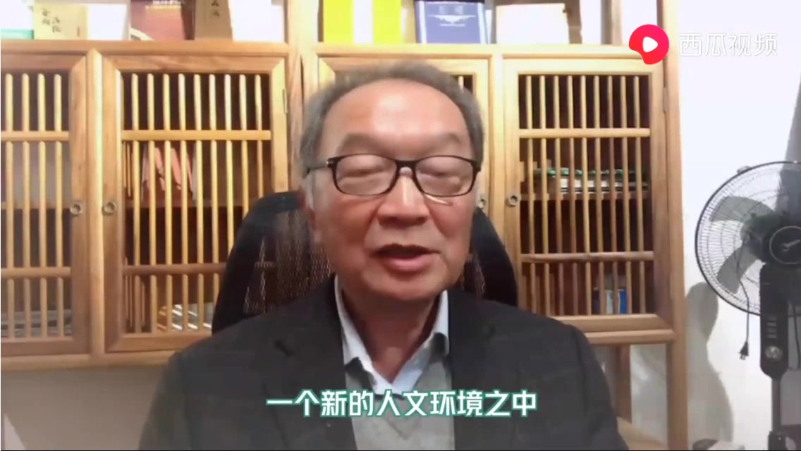 温铁军:20世纪末我们被西方预测崩溃差点成真了,当时怎么转变过来的?哔哩哔哩bilibili