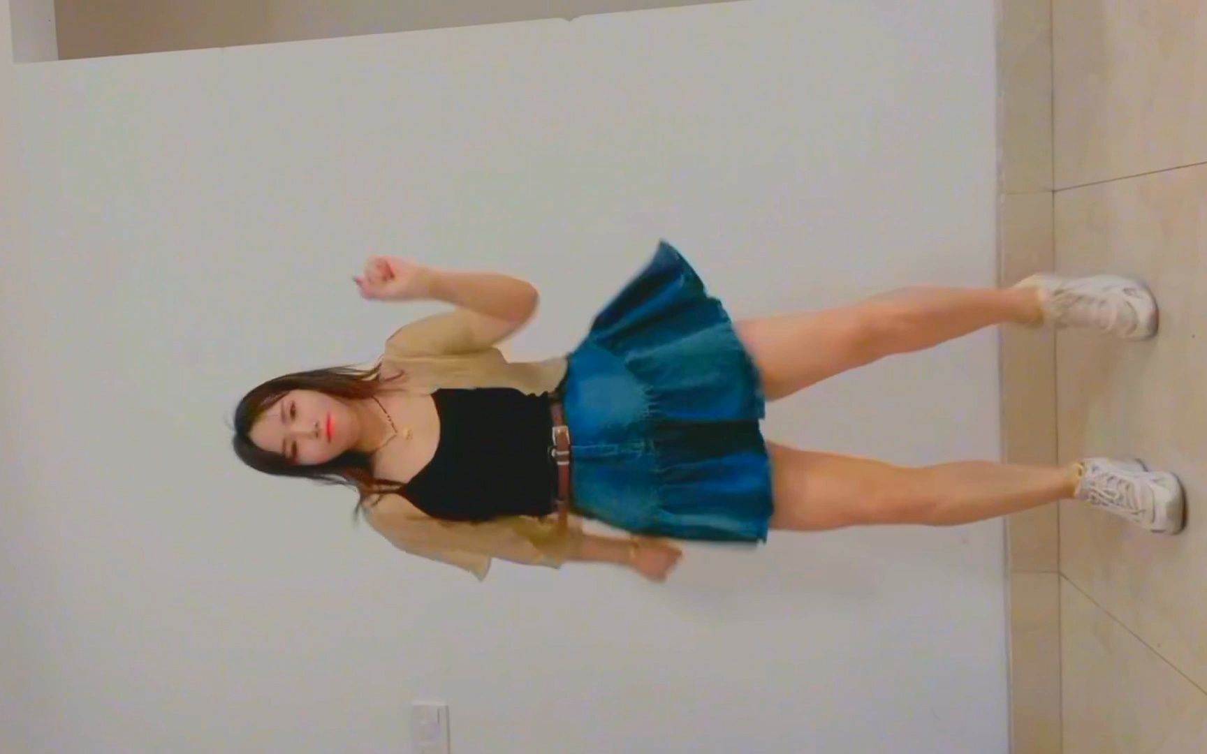 娟娟广场舞 (狂野)