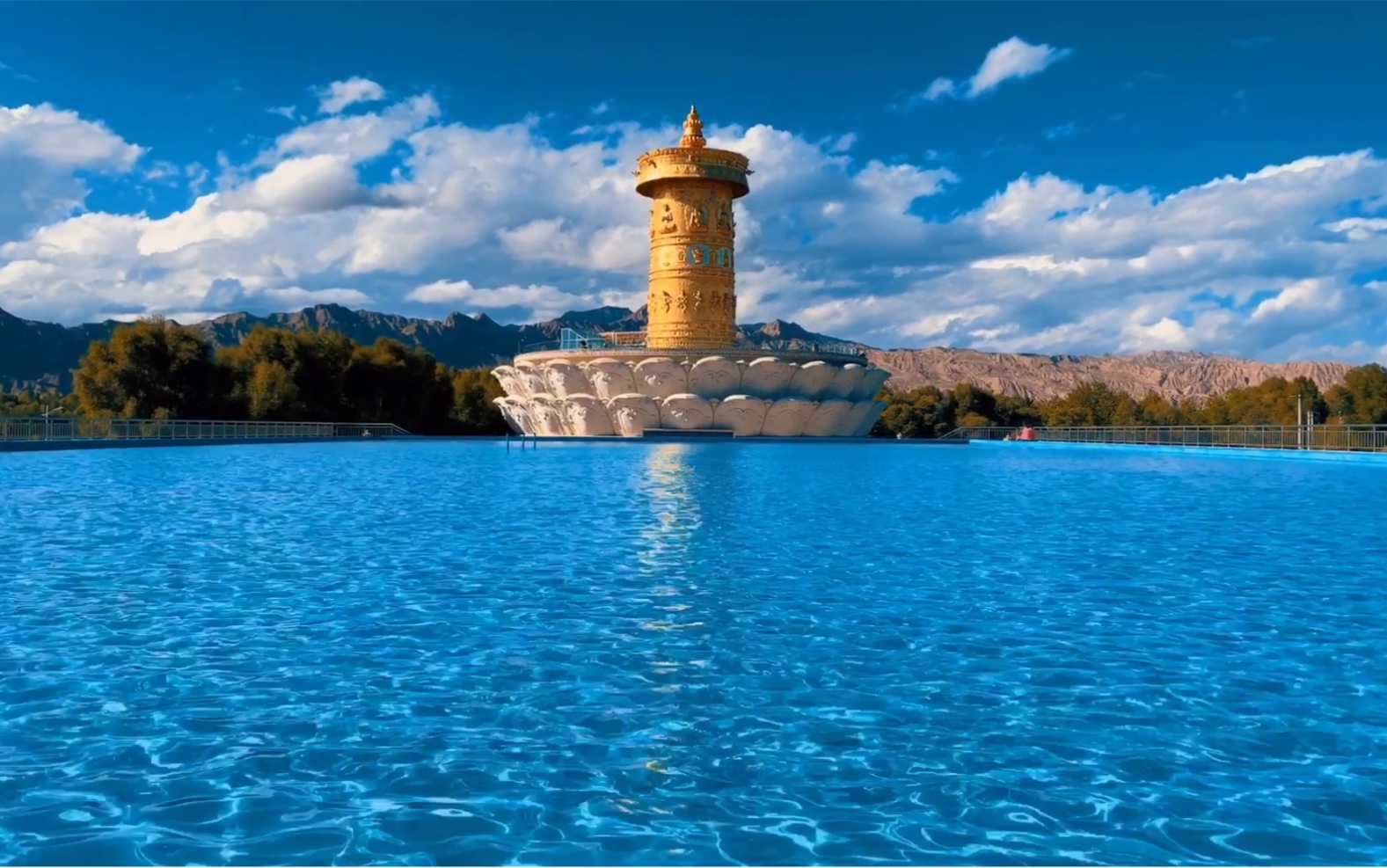 城市猎人vlog带你探访世界最大转经筒,青海西宁 贵德之行