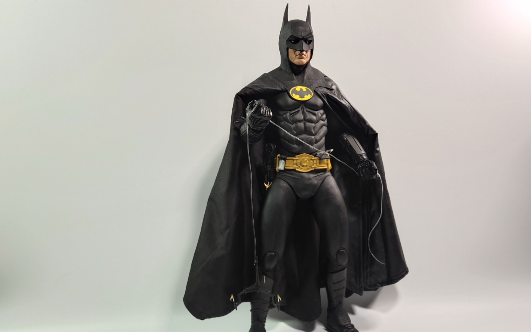 【青鱼】站不稳的英雄 neca 1989电影 蝙蝠侠 迈克尔基顿 1:4 18寸