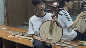 为月琴大师冯绍先老师学生定做的一把民乐月琴
