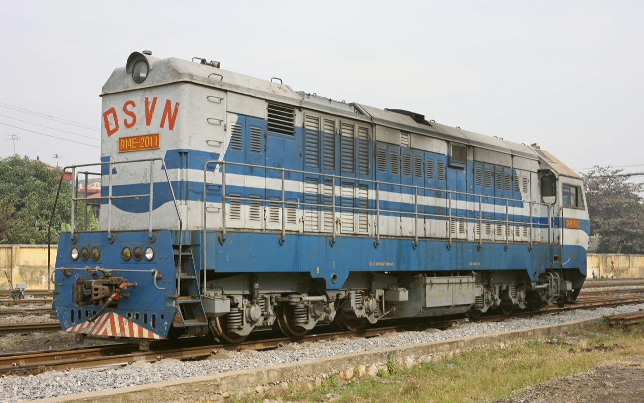 搬运视频世界铁路来自戚墅堰的外走廊越南铁路d14e型内燃机车