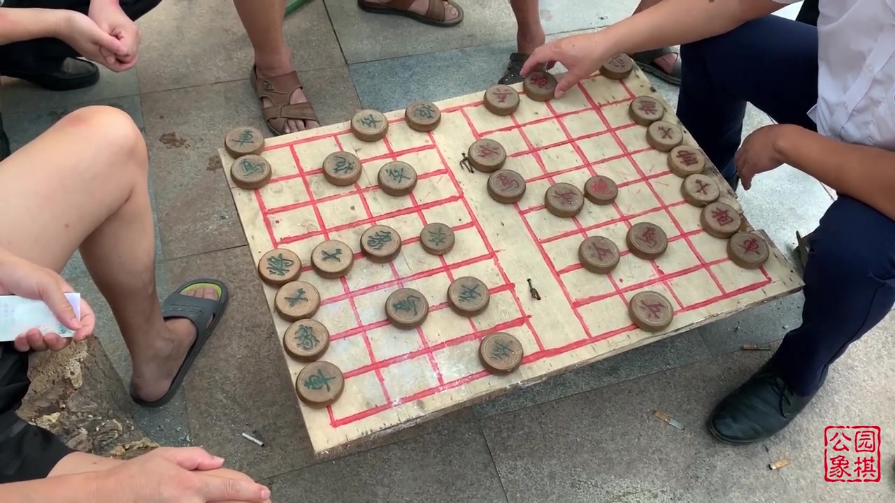 【象棋集錦】公園象棋第13回,這個象棋高手小夥又來了,一起來看看下的