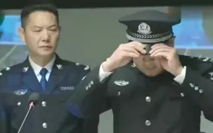 Download Video: 警察锅哥：局长下达命令，全城警员出动，互送押解小组