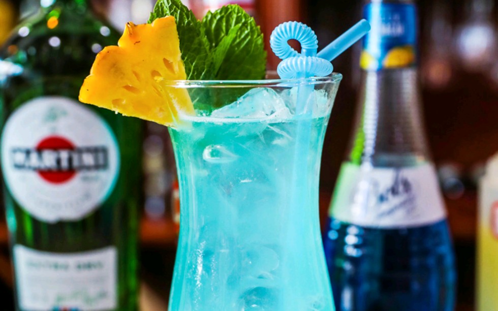 蓝色夏威夷鸡尾酒