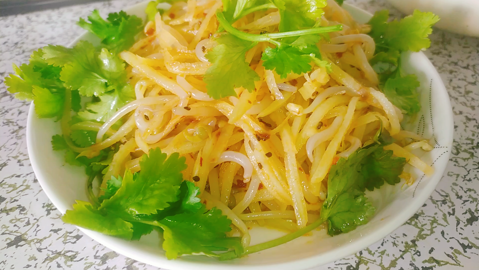 豆芽土豆丝,清爽可口清淡解腻很不错