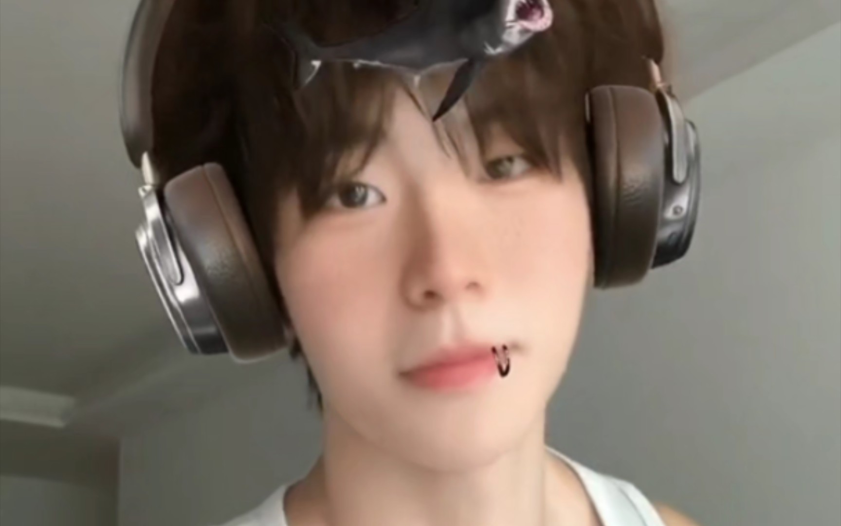 快来看帅哥跳越南卡点舞吧!真是太顶99了