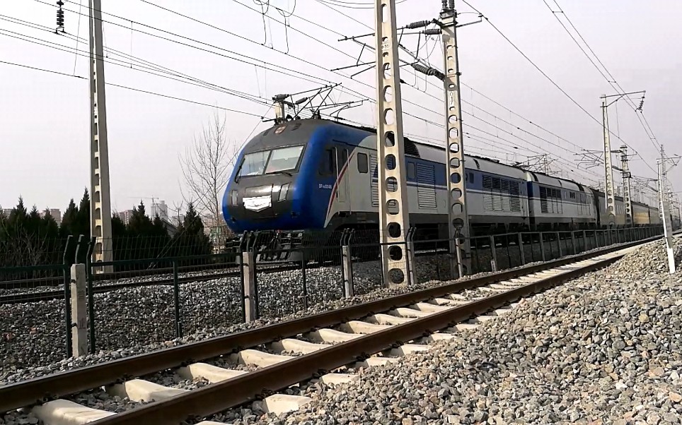 [时代的交汇]济局济段hxd3d 0578牵引t180广州-济南交汇z4073 北京