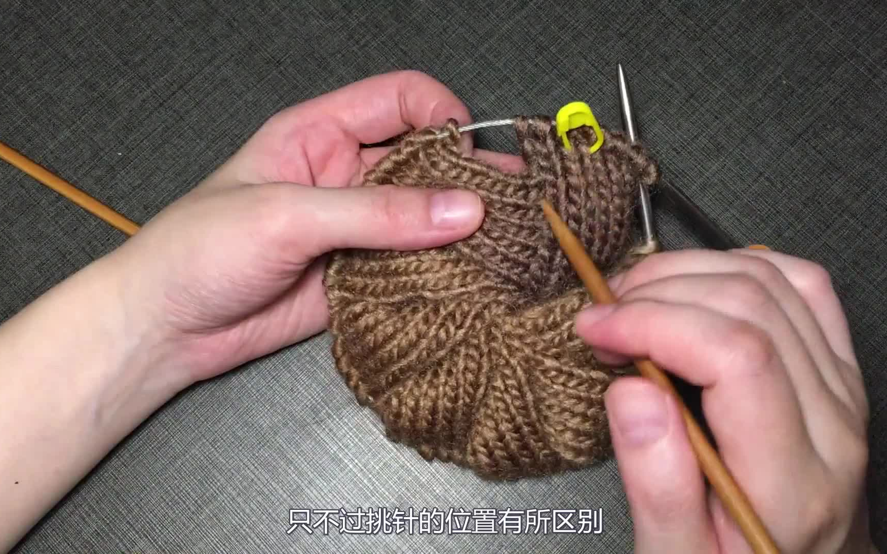 为妈妈亲手织一款漂亮的帽子海浪花女帽教程自己也能戴四