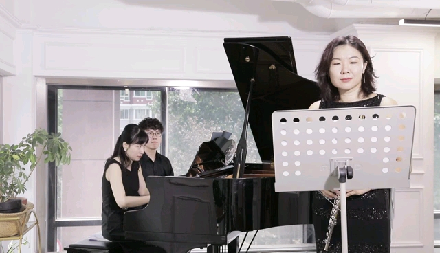 倪一珍长笛演奏《春天来了》