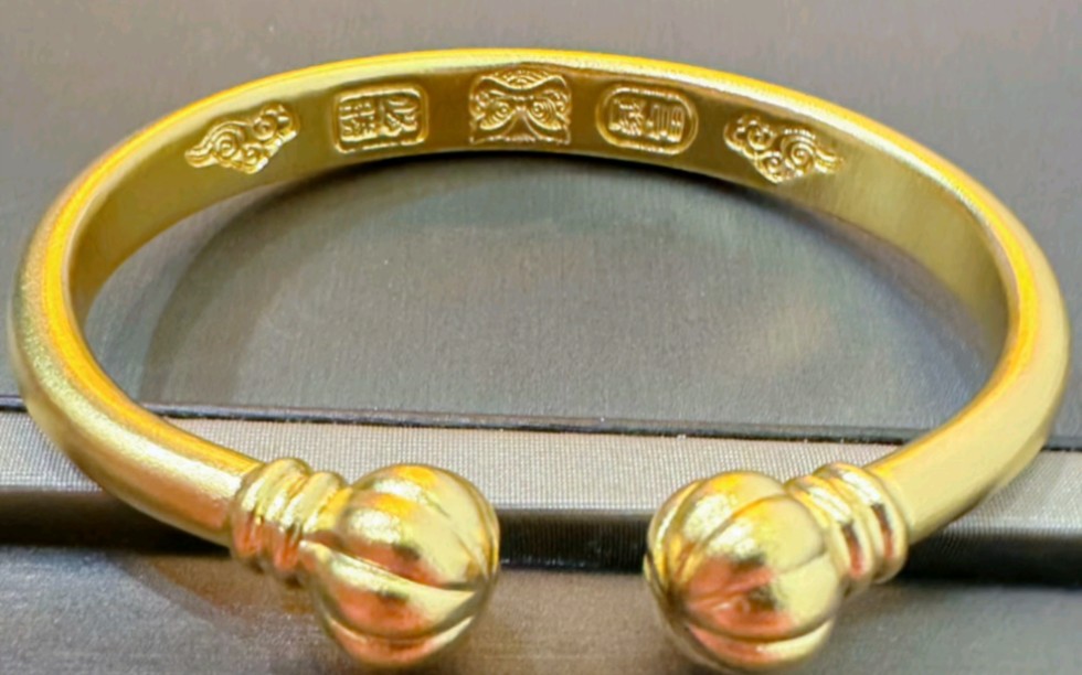 南瓜头手镯小众设计感 并且实心质感十足