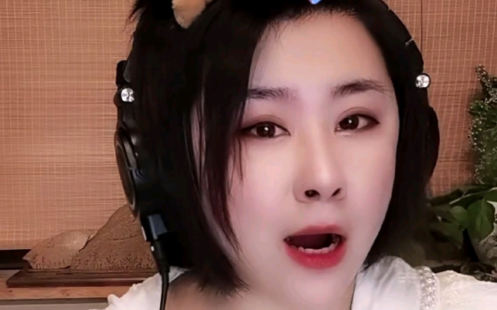 大连京剧院任思媛演唱《御果园》