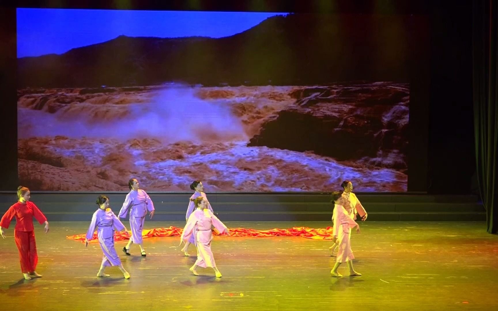 舞蹈《黄河颂》选送单位:莲都区老干部文艺爱好者协会