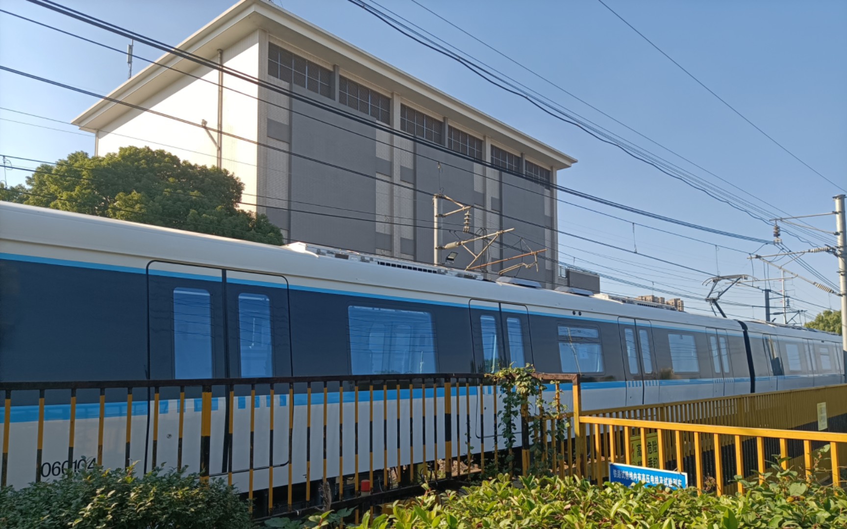 【苏州地铁】6号线 0601 浦镇调试 经纬vvvf 河边启动与制动_哔哩哔哩
