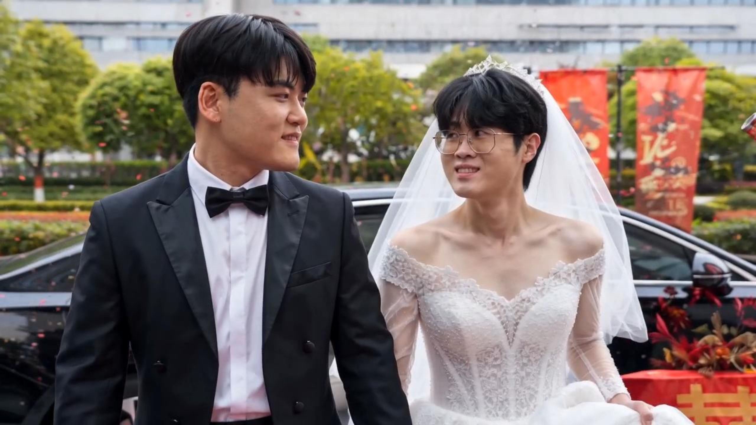 bin大小姐:我一定会找到完美时间线的，扫帚！