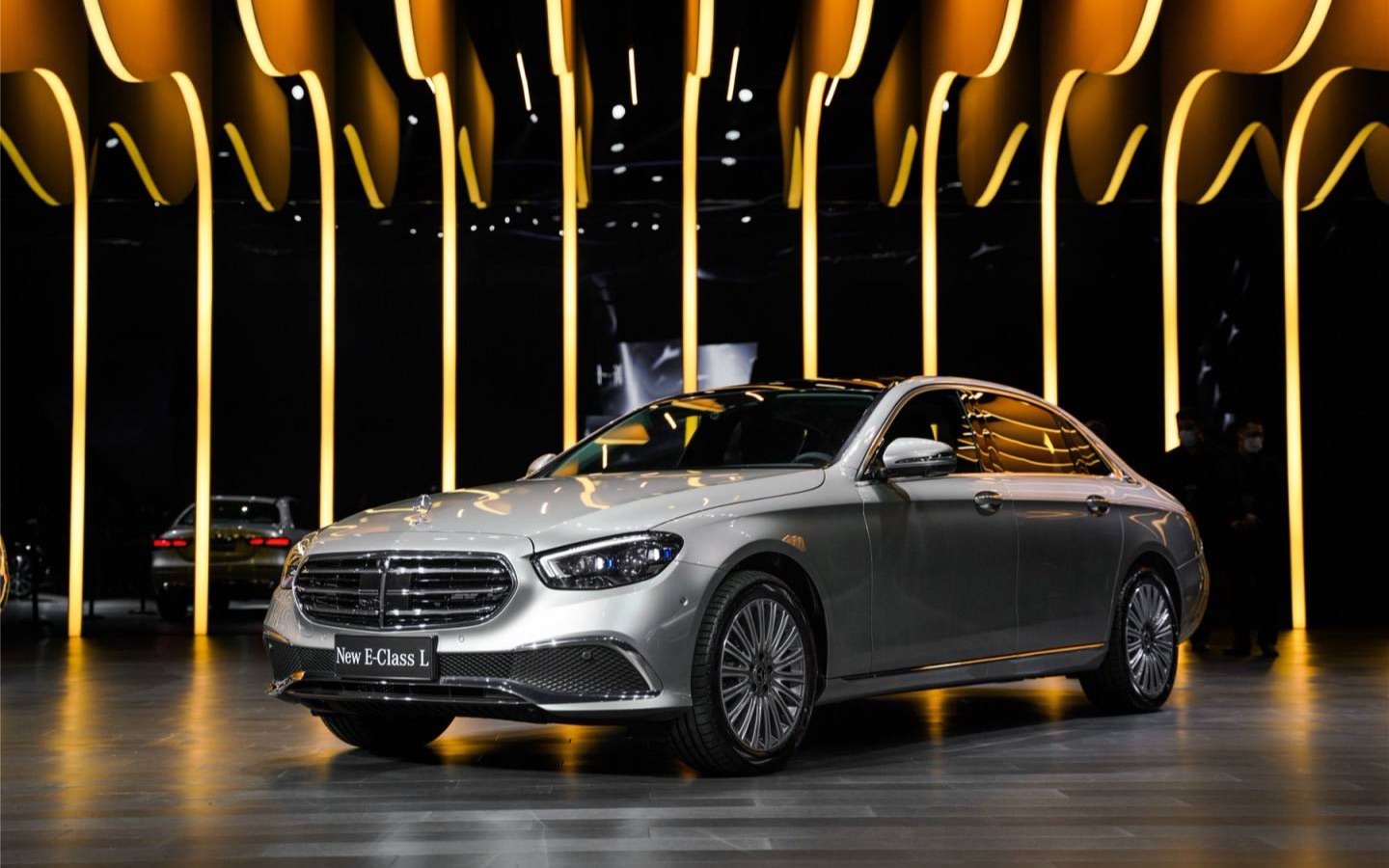 不管怎么改你都不得不爱 奔驰e级试驾_哔哩哔哩 (゜-゜)つロ 干杯