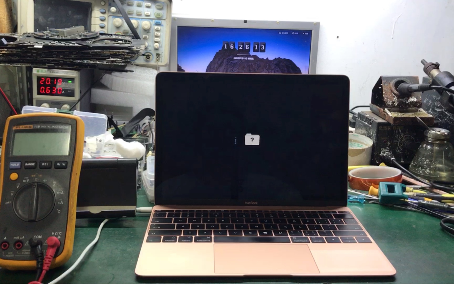 macbook a1534 17款 玫瑰金12寸 不认硬盘,没有风扇谁买谁知道!