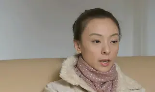 Скачать видео: 送水工救下一个轻生美女，从此走上人生巅峰！