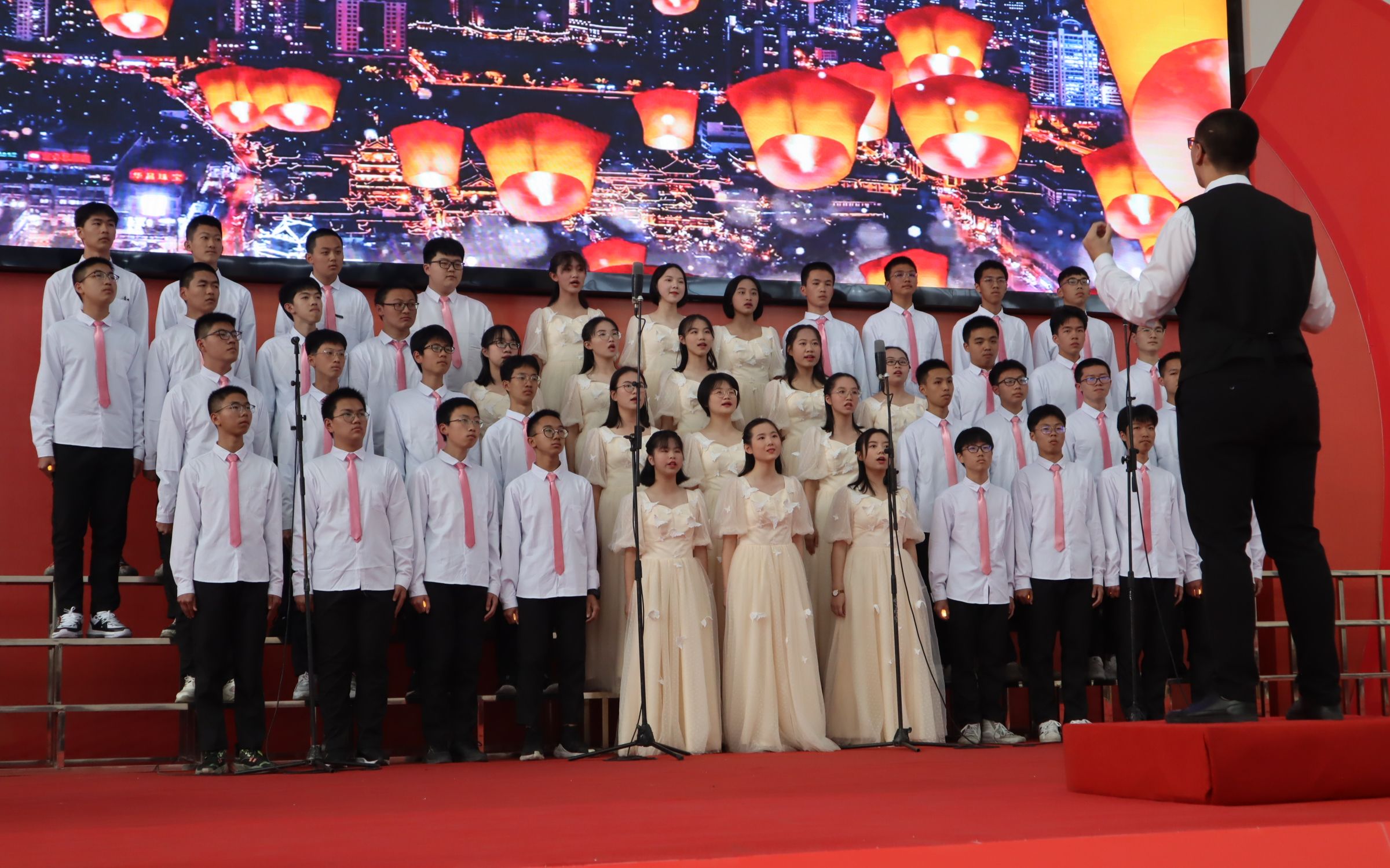 2021安溪一中高二(14)班《灯火里的中国》合唱