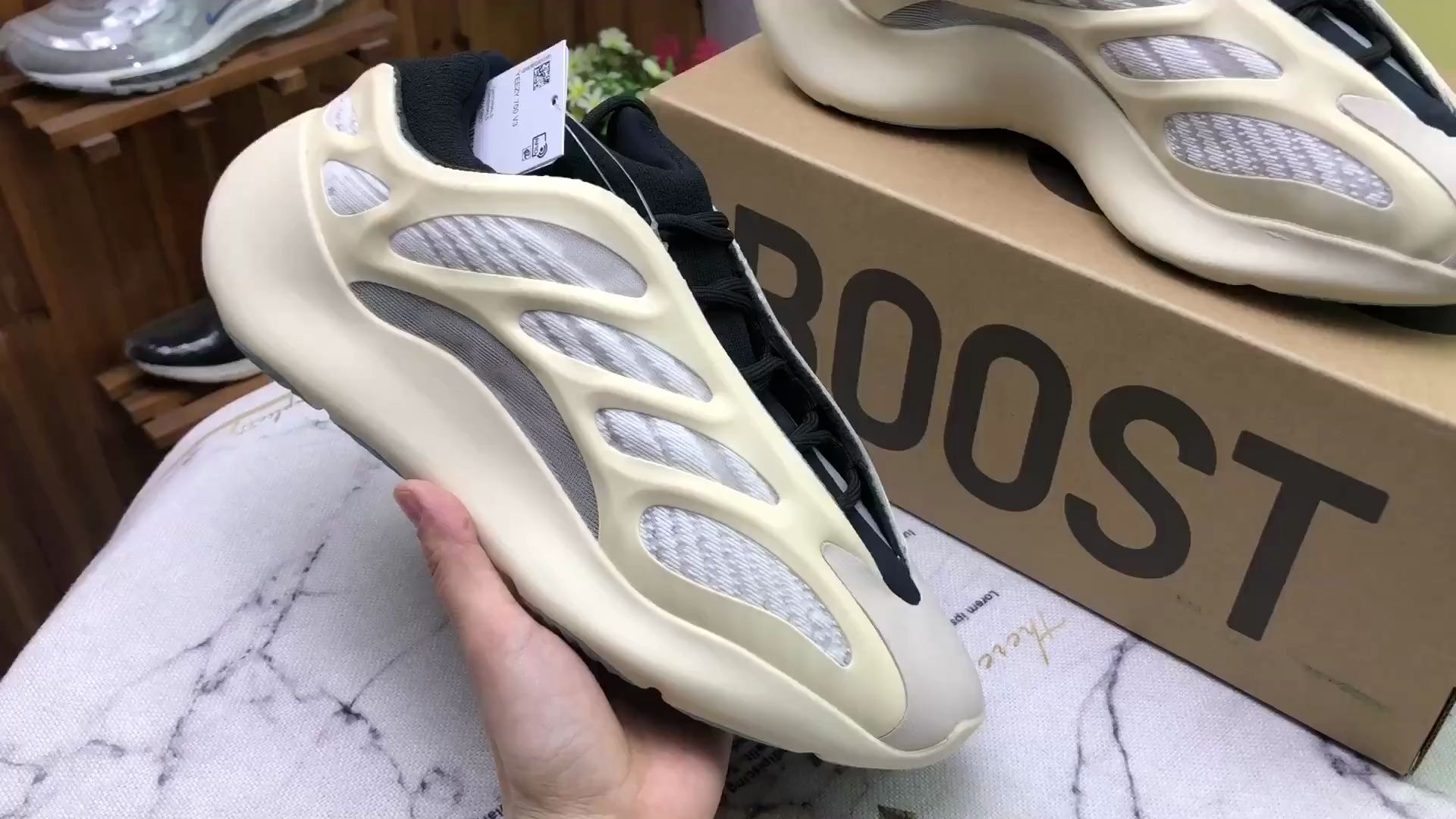莆田鞋 阿迪达斯adidas yeezy 700 v3 azael 椰子700v3 夜光 fw4980