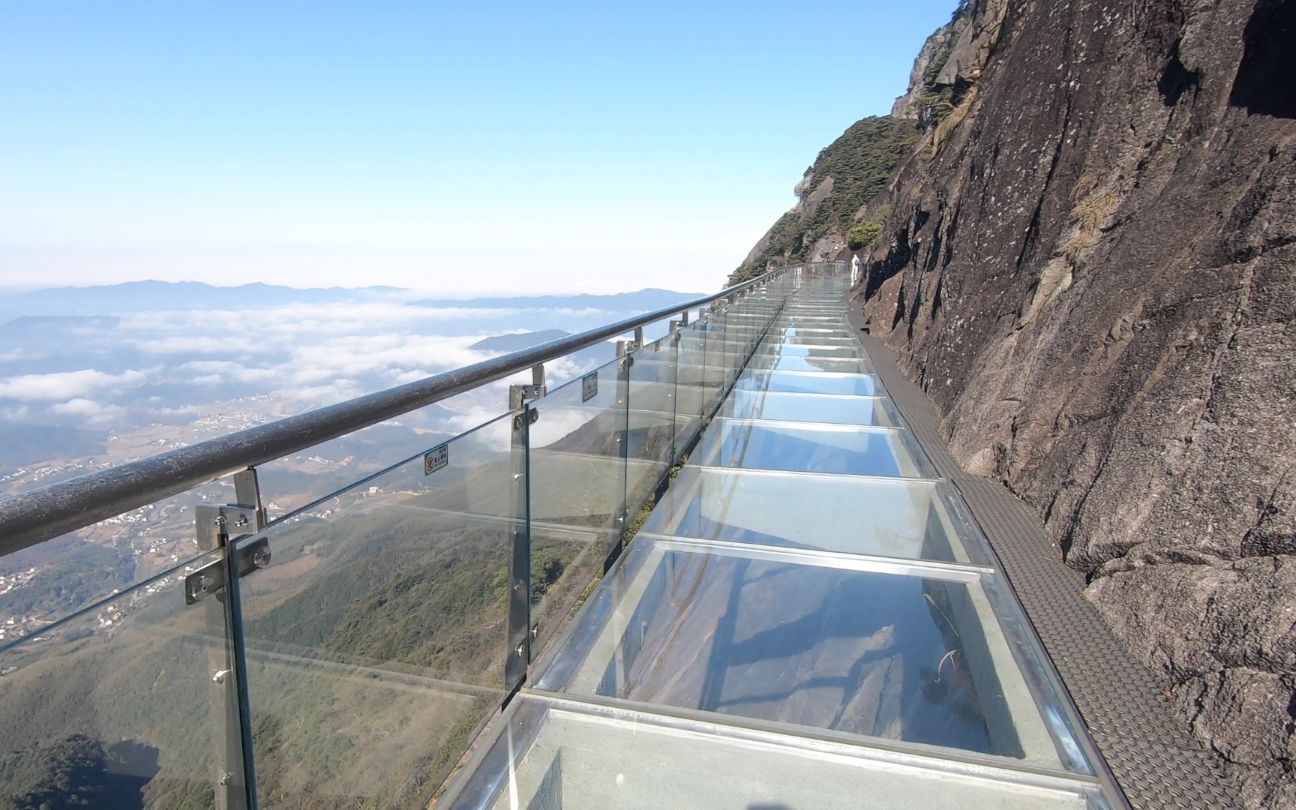 江西武功山,高空玻璃栈道