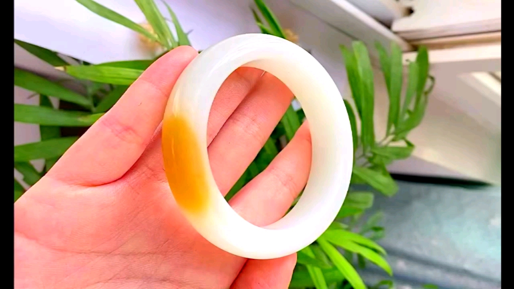 收藏级和田玉羊脂糖白玉手镯57口径,经典一口糖玉镯!