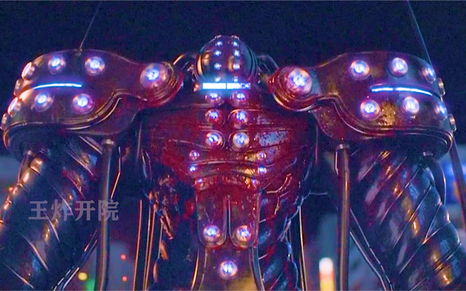 杀戮都市|第二集 巨型机器大战终极牛魔,神一样的男人(冈八郎)