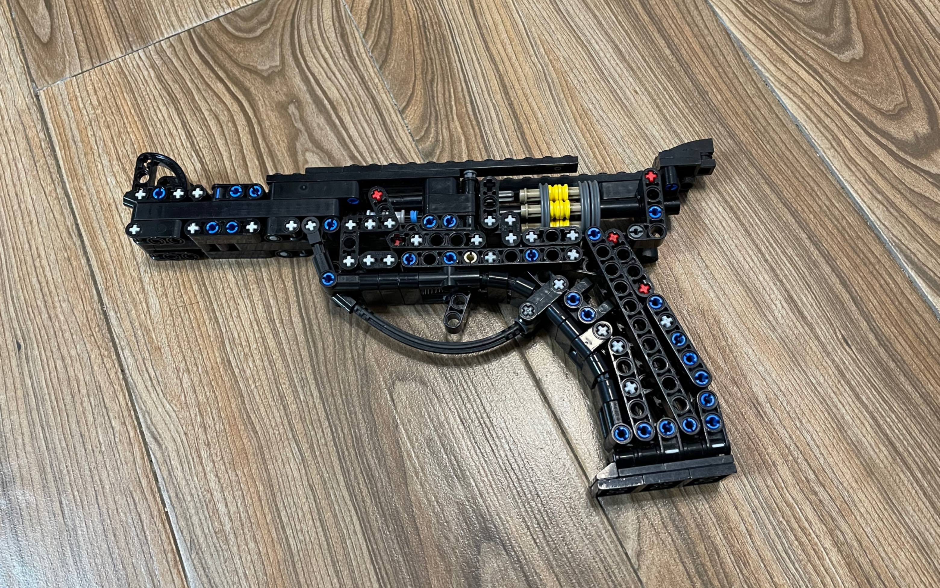 目前b站最强乐高左轮-4.0版本-半自动原创乐高左轮