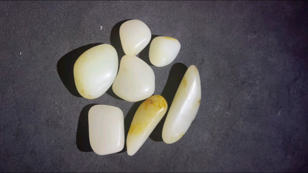 新疆和田玉籽料原石光白籽小籽,有喜欢的朋友吗