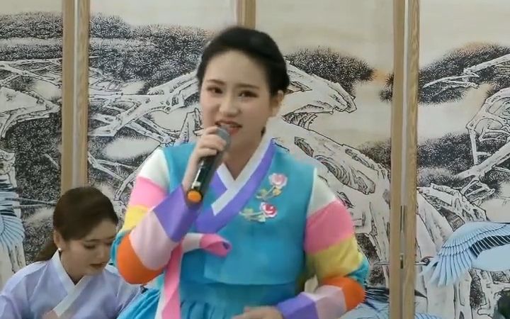 [图]延边歌舞团朝鲜族歌手金香伶演唱朝鲜歌曲《纺织姑娘》