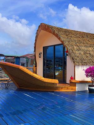 (二)来新村找东哥,坐公交船打卡建在海上的船型小木屋,了解疍家文化