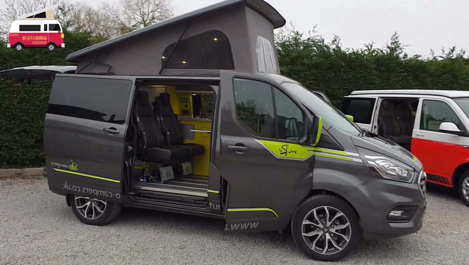 能进地库的途睿欧升顶小房车,车高两米,老人和女士轻松驾驶1