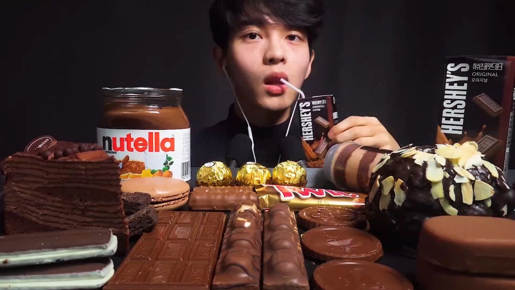 【chansori吃播】巧克力千层,巧克力马卡龙,巧克力欧包,小狗|古早asmr