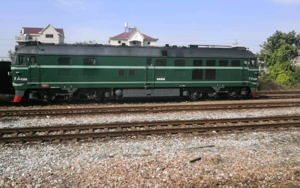 k8730次乐平市站发车,前方到站:景德镇,惊现df4b南局鹰段_哔哩哔哩