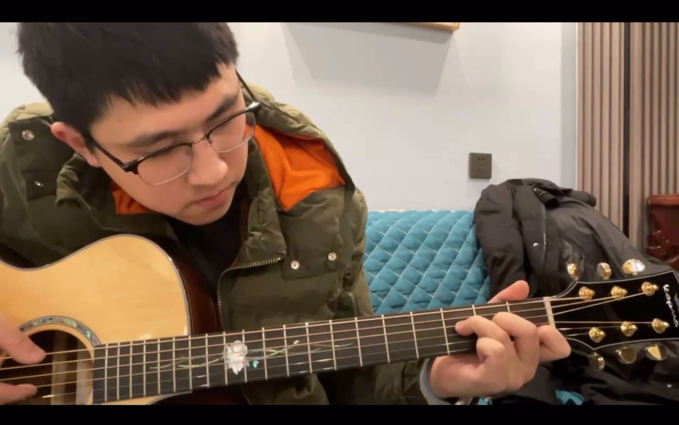 day4/c am fmaj7和弦分解/中指老碰着三弦,转换定位慢摁不实.