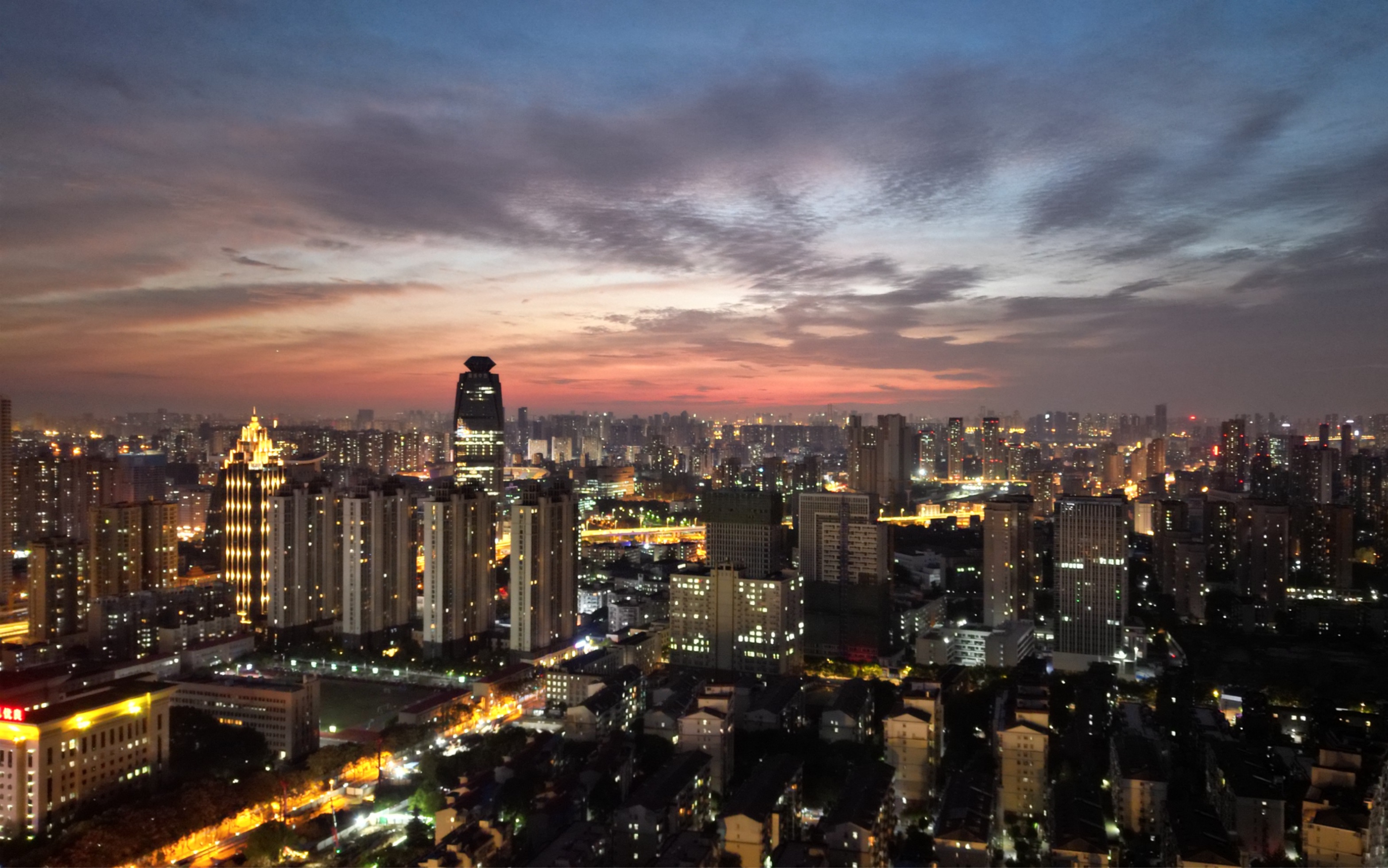 武汉城市夜景航拍,mini3 pro的夜景能力还是不错的