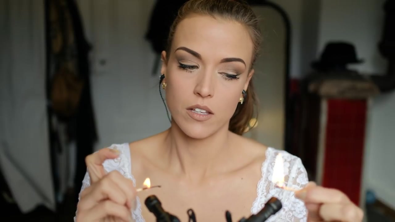 《助眠 gina carla》对着你的耳朵点燃火柴~~~刺啦_哔哩哔哩_bilibili