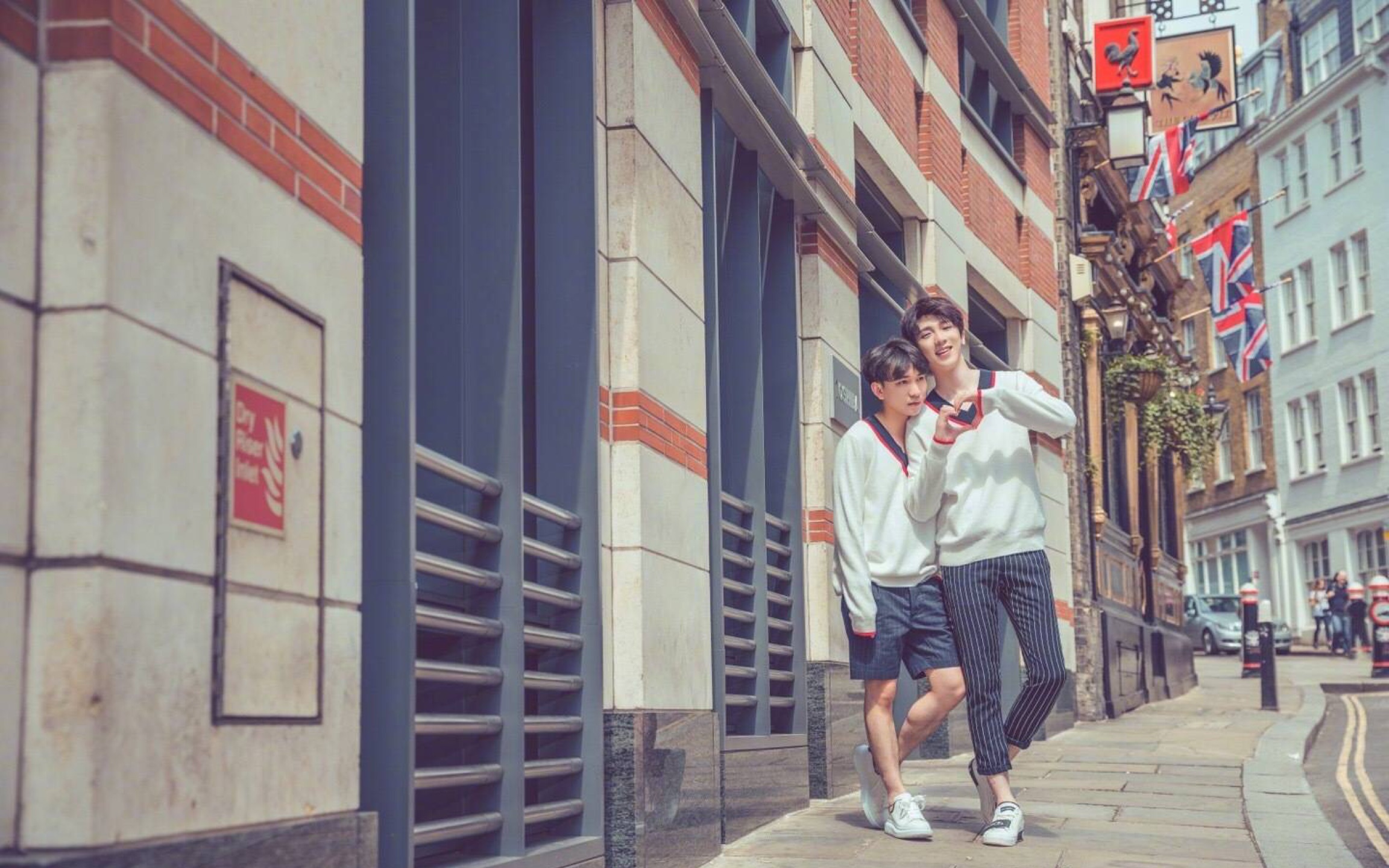 【沈氏夫夫】直播中悄悄拉小手