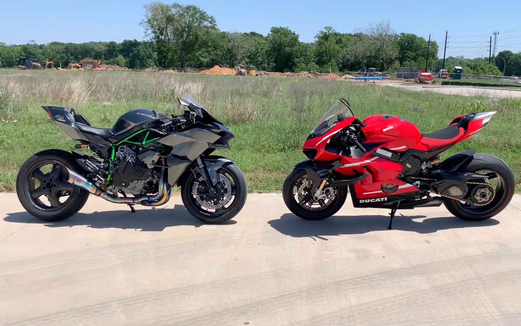 【杜卡迪】——ducati v4 superleggera vs kawasaki ninja h2r_哔哩