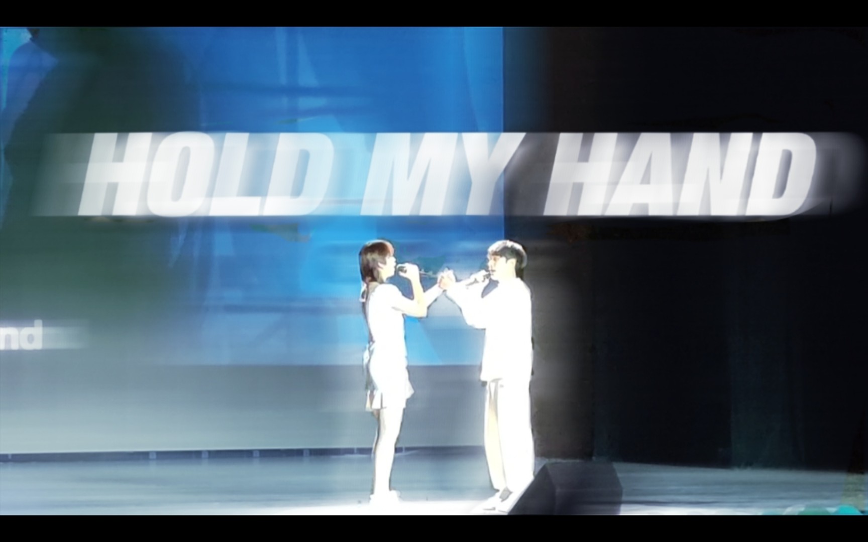 [图]《Hold my hand》校园翻唱，炸裂全场！