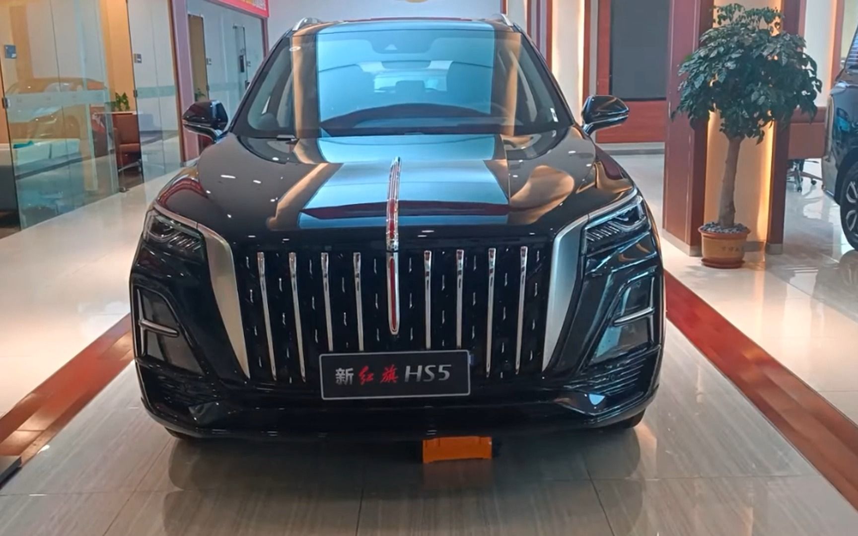 新款红旗hs5主打的是豪华氛围,对我来说确实是不错的车