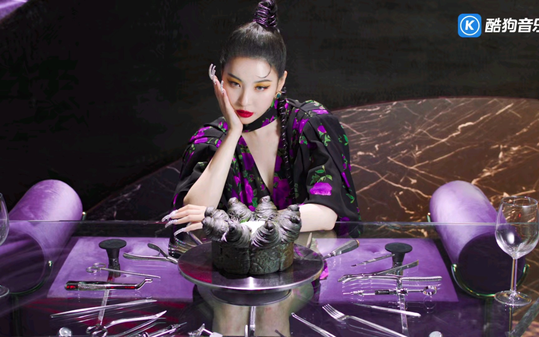 分享宣美《尾巴》mv