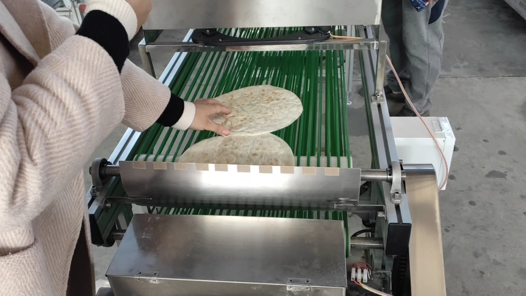 全自动单饼机做圆形单饼太方便了,全自动单饼机使