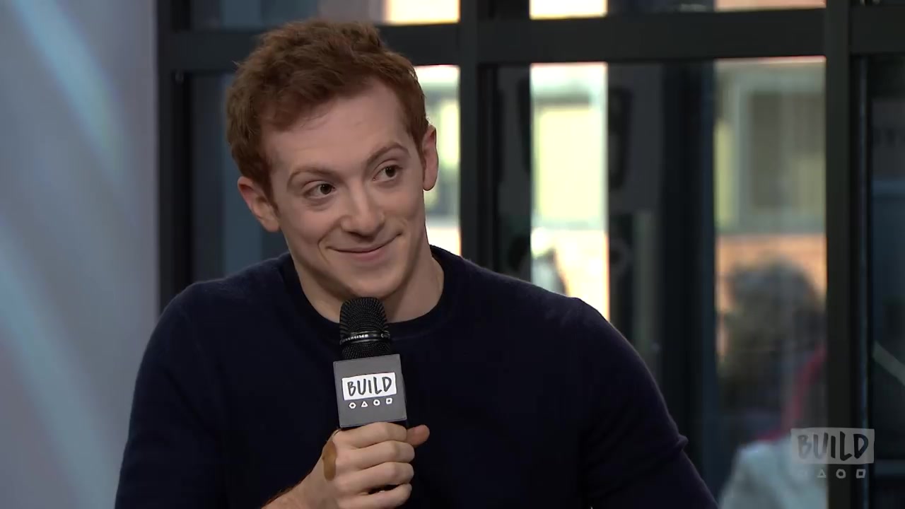 【ethan slater】在build工作室谈海绵宝宝角色塑造