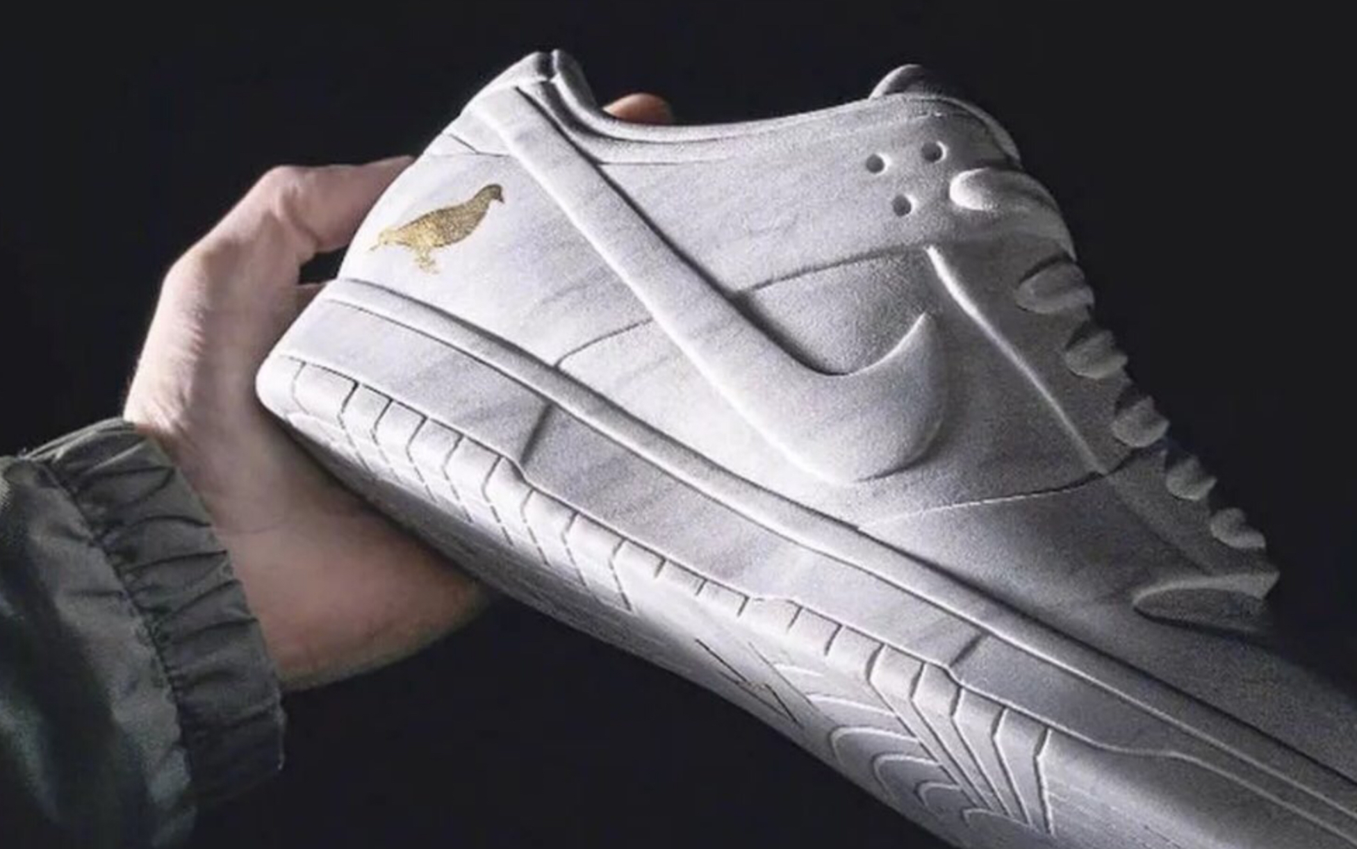 大理石制 nike dunksb 鸽子(具体是谁呢?_哔哩哔哩_bilibili